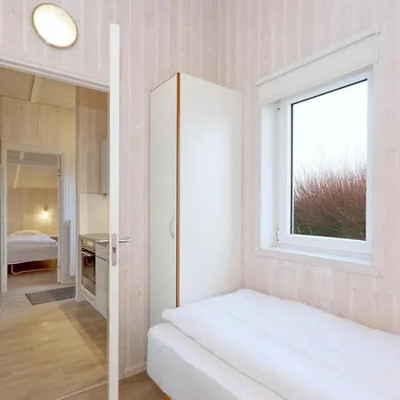 Holiday home Friedrichskoog-Strandpark 9 *